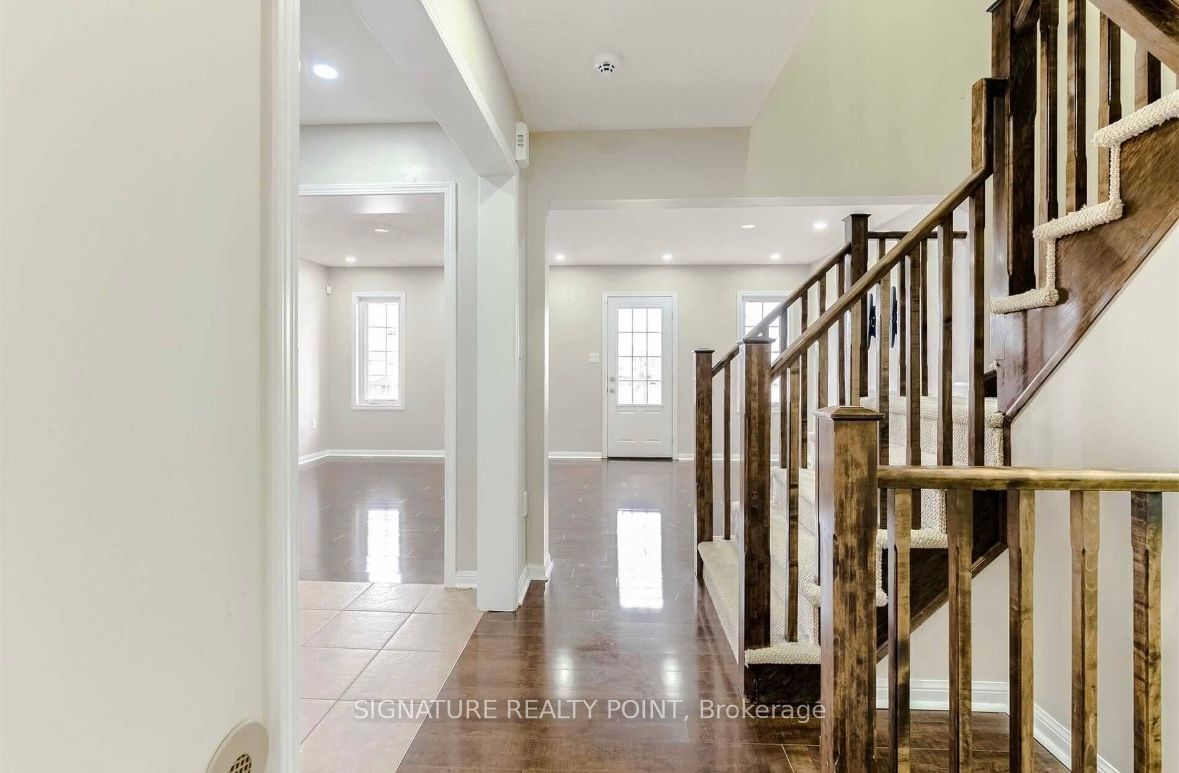 639 Speyer Circ Property Photo 6