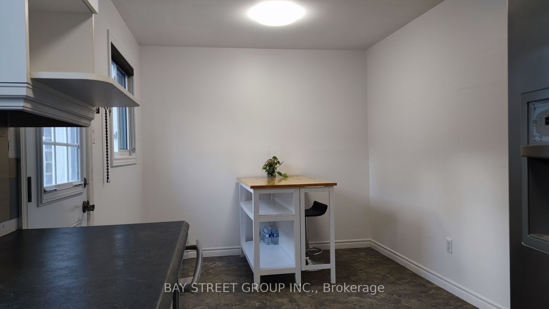1244 Consort Cres Property Photo 16
