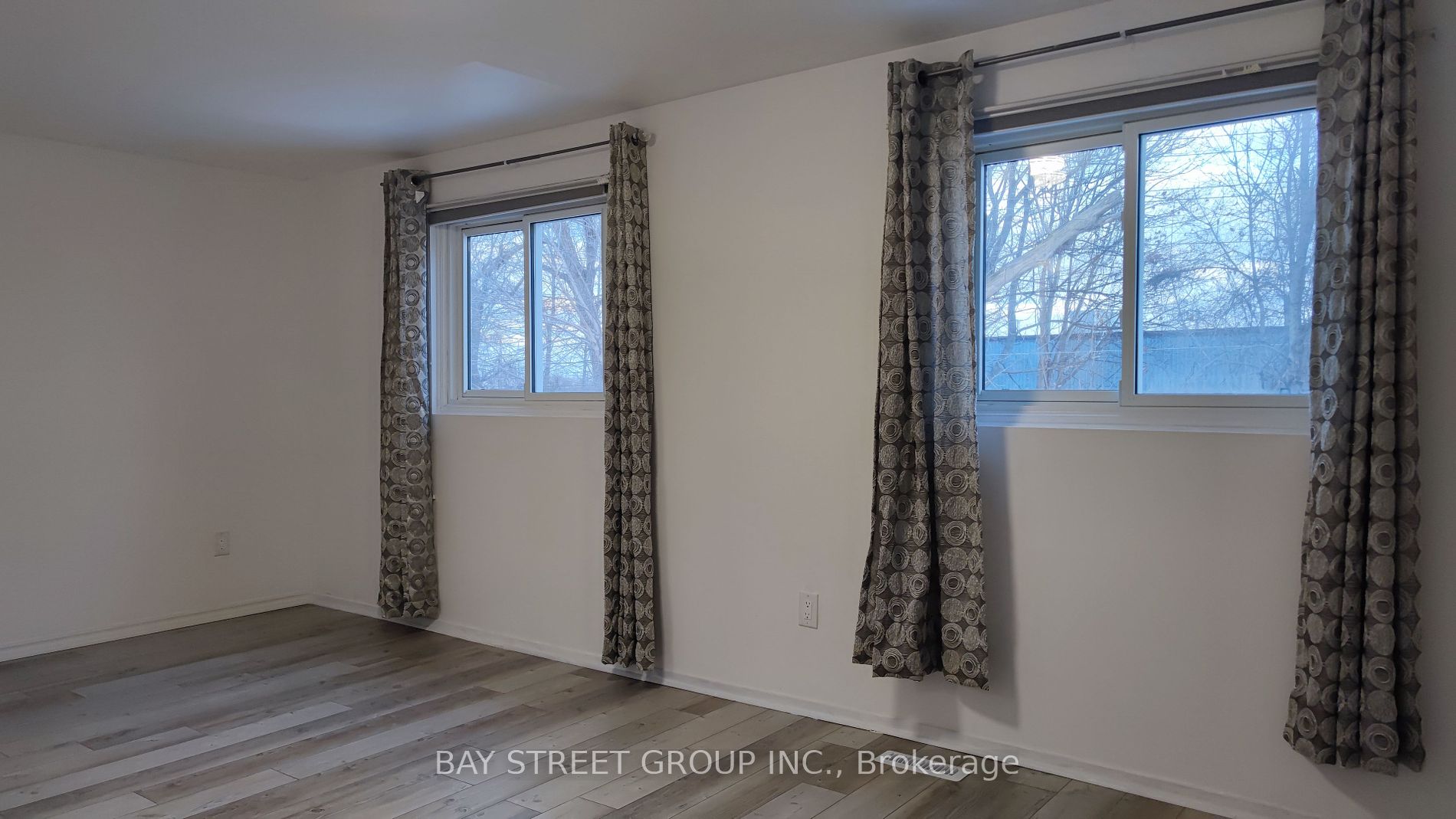 1244 Consort Cres Property Photo 22