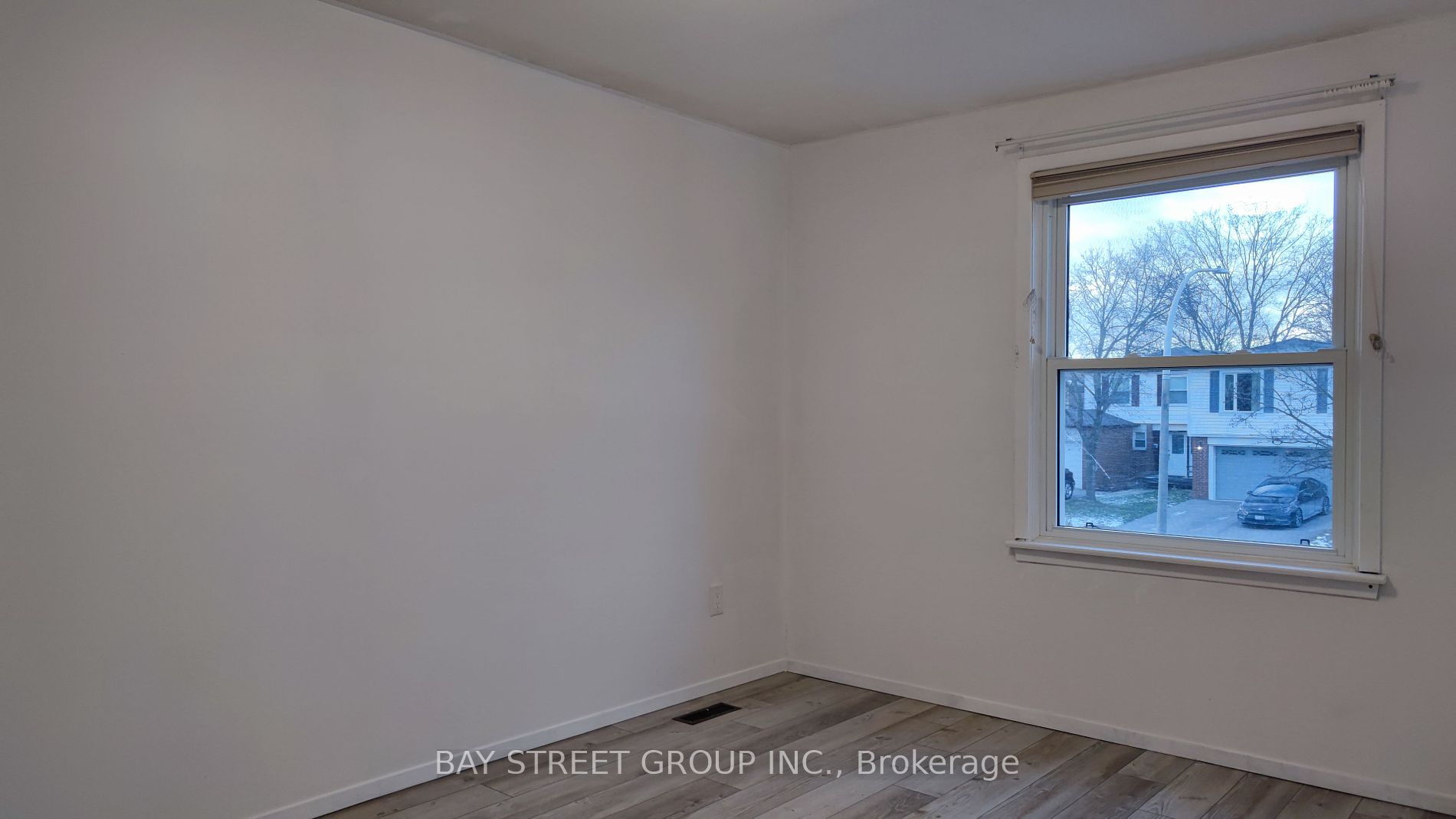 1244 Consort Cres Property Photo 24