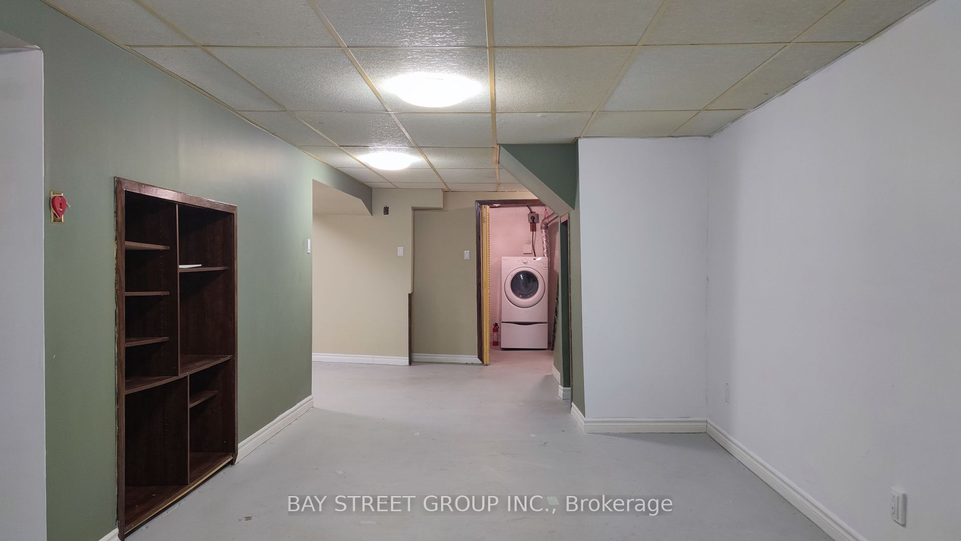1244 Consort Cres Property Photo 31