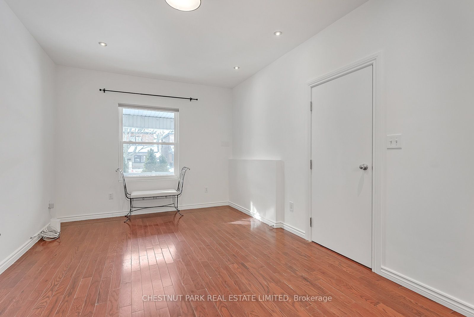 1383 Lansdowne Ave Property Photo 4