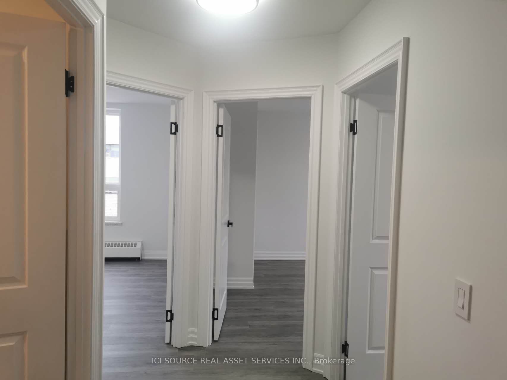 2133 Jane St Property Photo 10