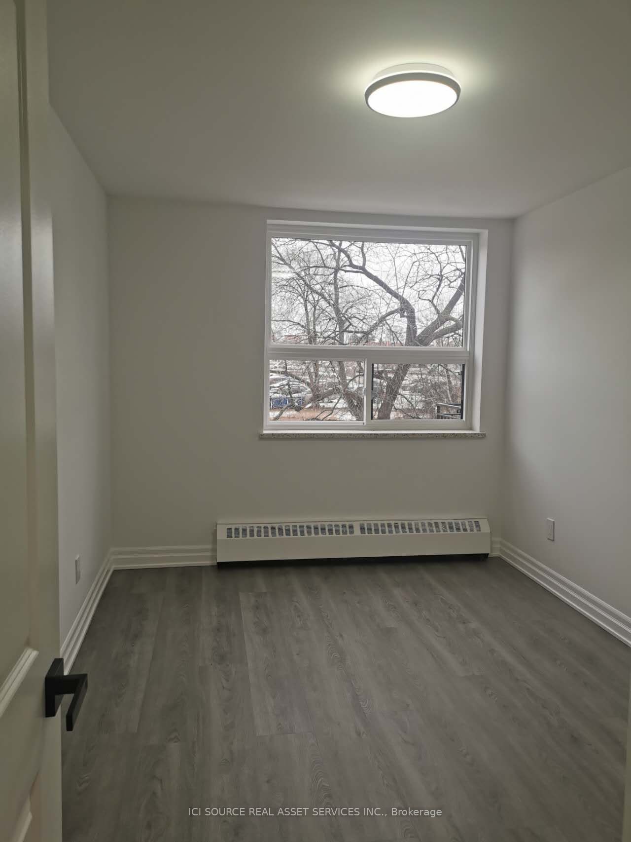 2133 Jane St Property Photo 13