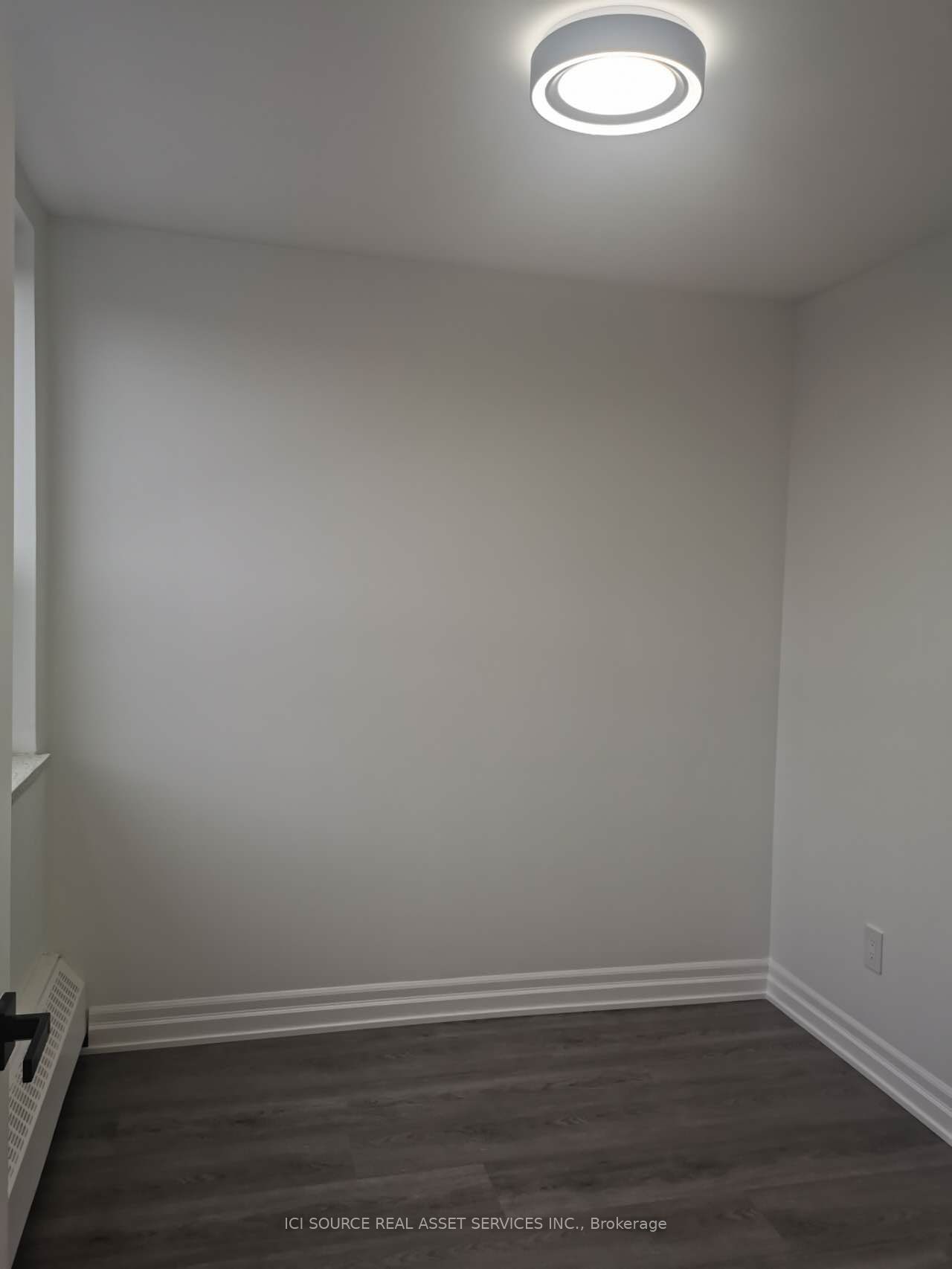 2133 Jane St Property Photo 14