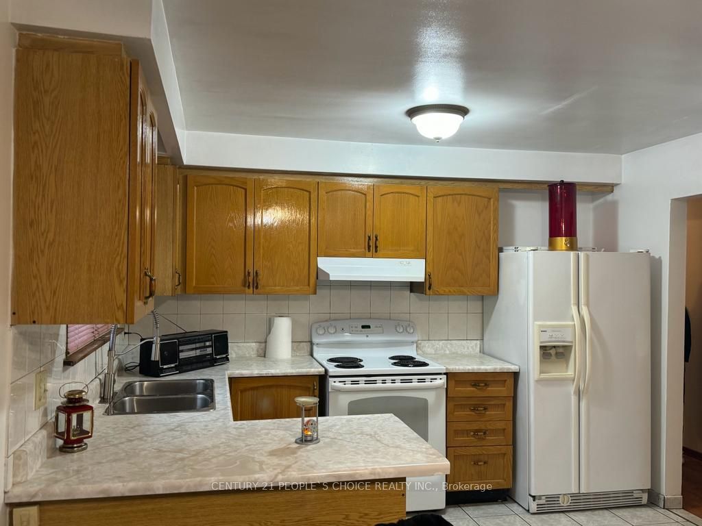 7600 Middleshire Dr Property Photo 7