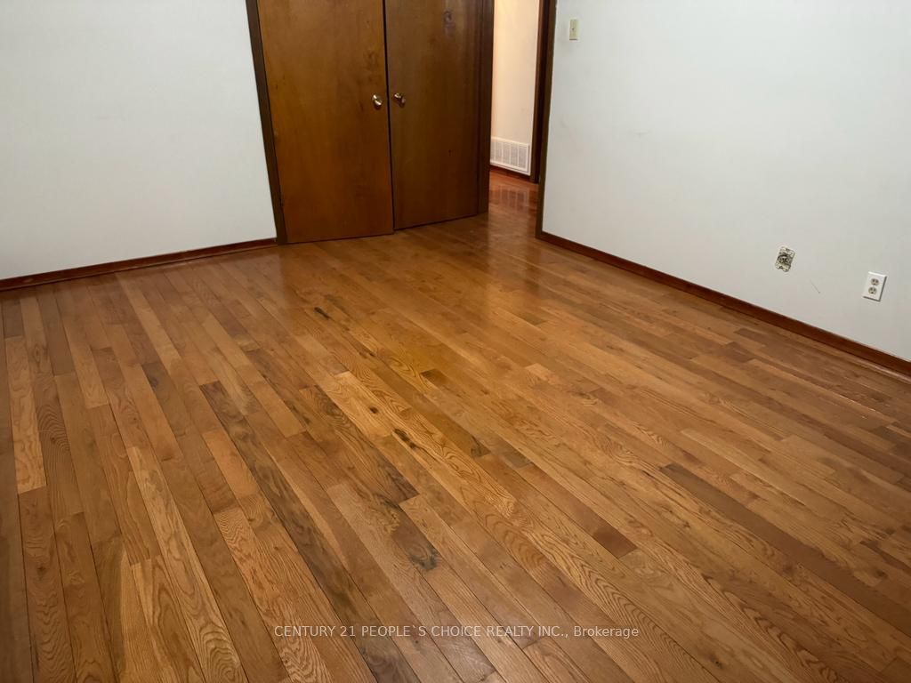 7600 Middleshire Dr Property Photo 13