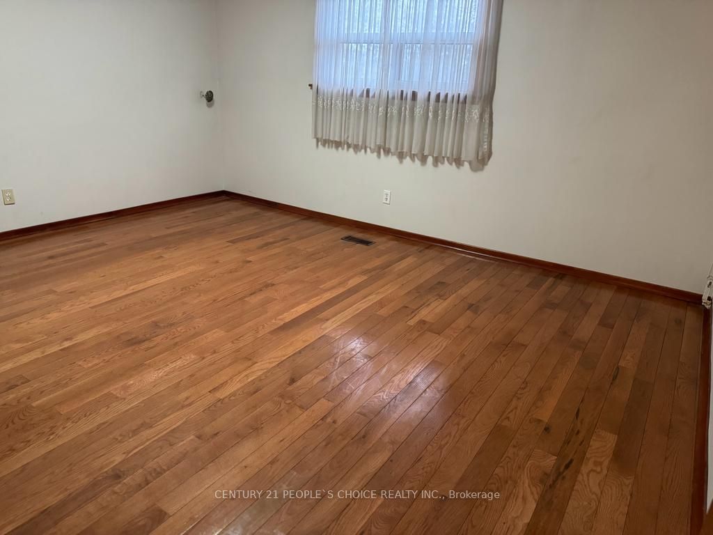 7600 Middleshire Dr Property Photo 19