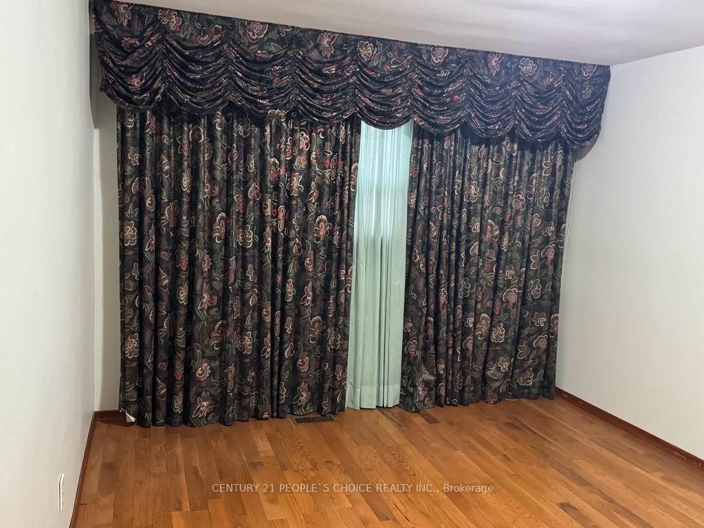 7600 Middleshire Dr Property Photo 20