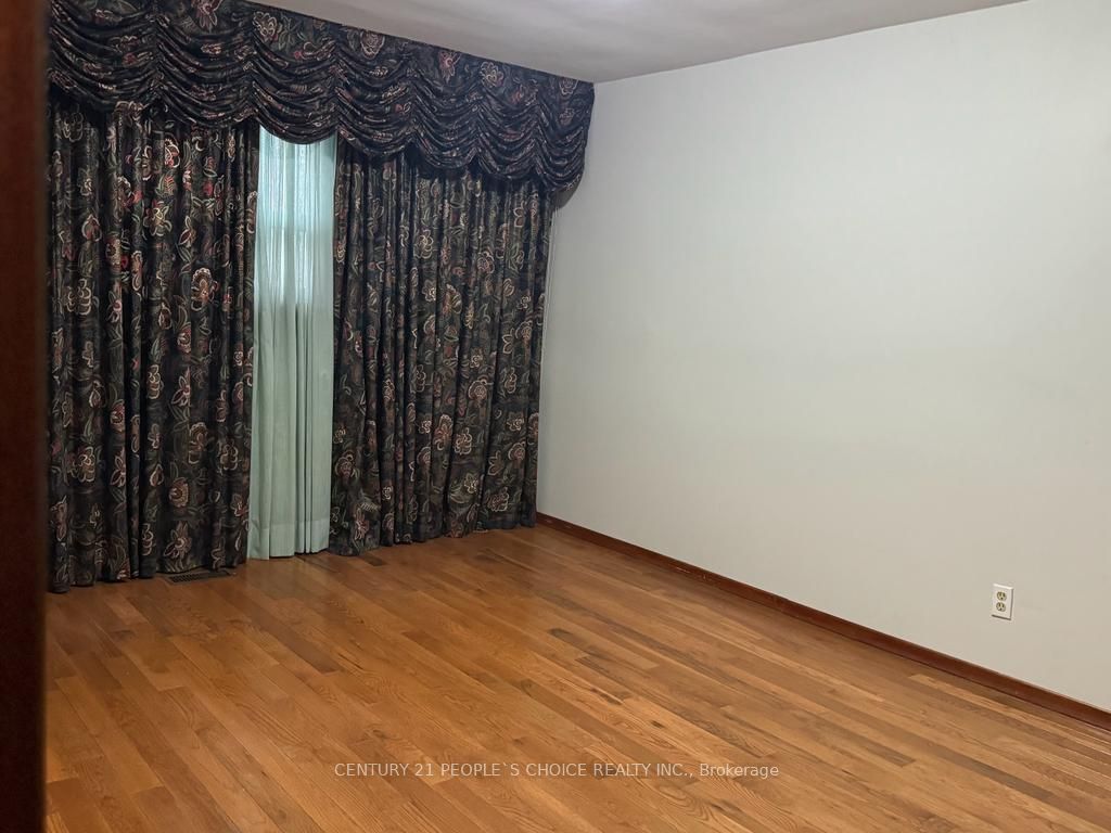 7600 Middleshire Dr Property Photo 21