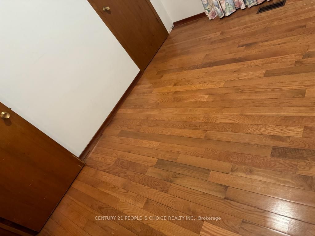 7600 Middleshire Dr Property Photo 22