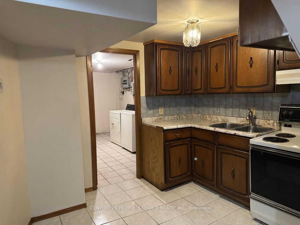 7600 Middleshire Dr Property Photo 25