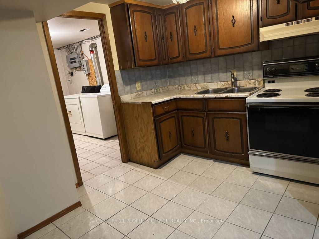 7600 Middleshire Dr Property Photo 26