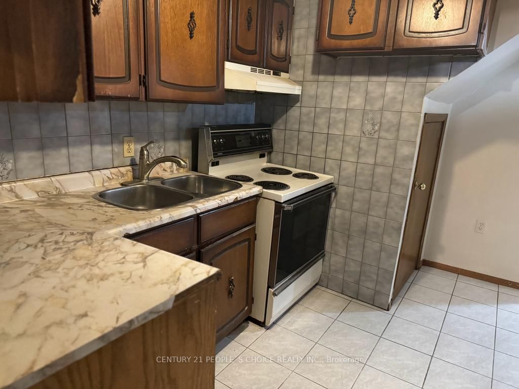 7600 Middleshire Dr Property Photo 27