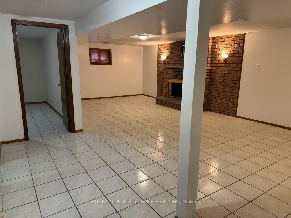 7600 Middleshire Dr Property Photo 32