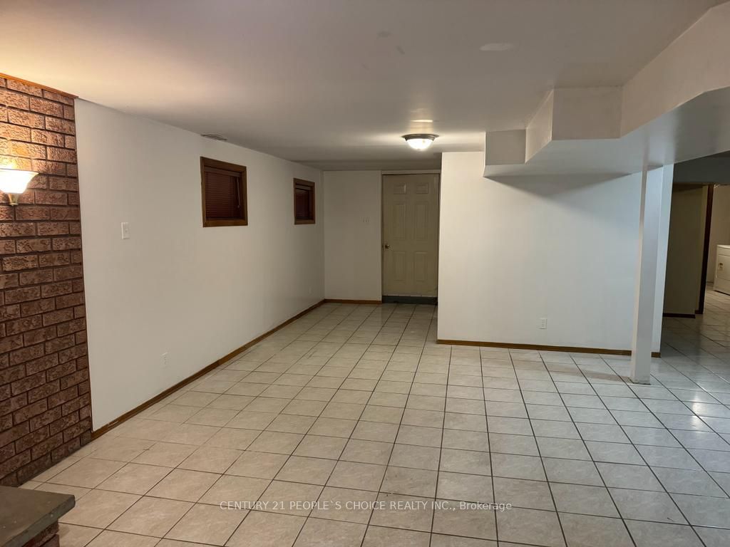 7600 Middleshire Dr Property Photo 33