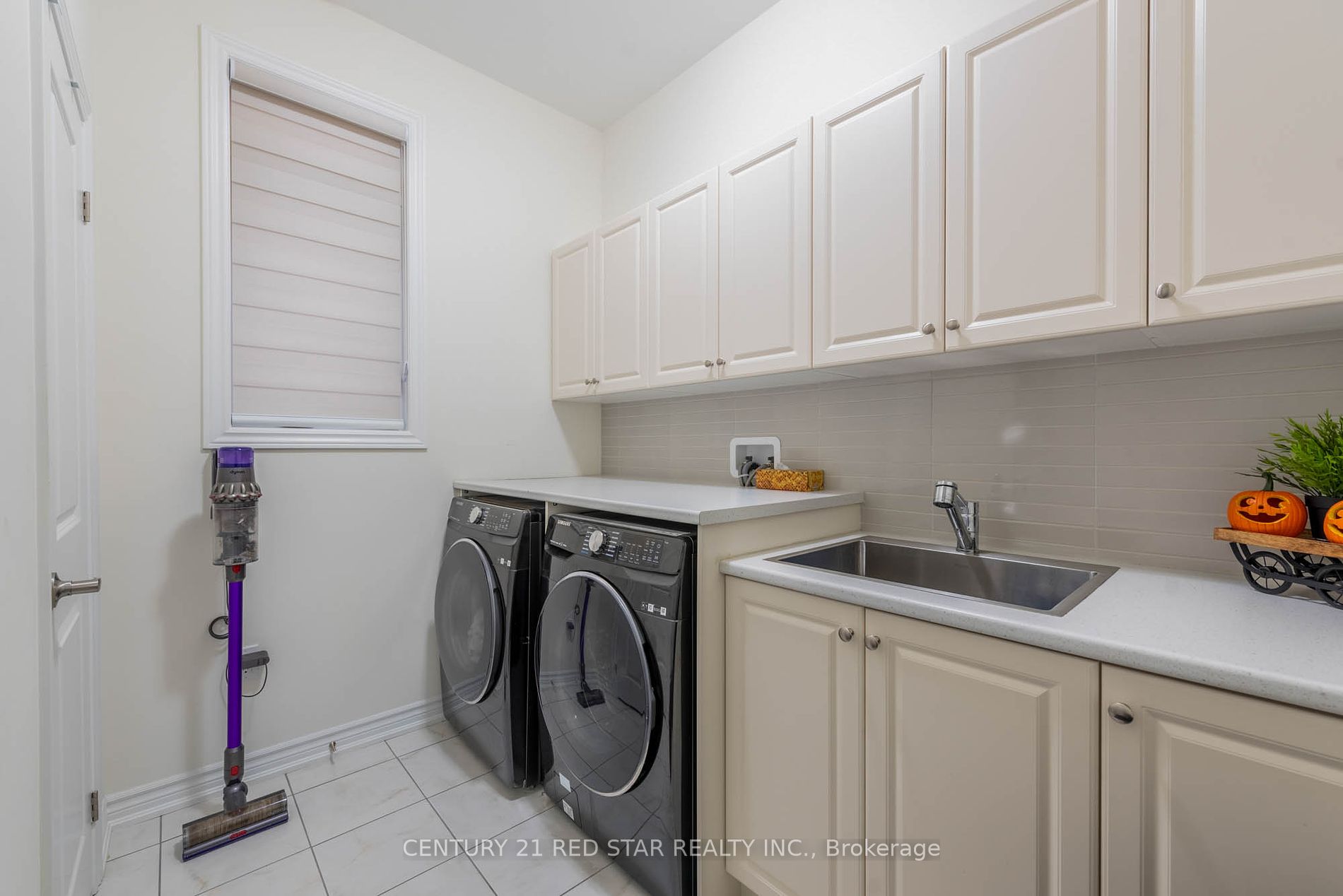 1 Goodview Dr Property Photo 15
