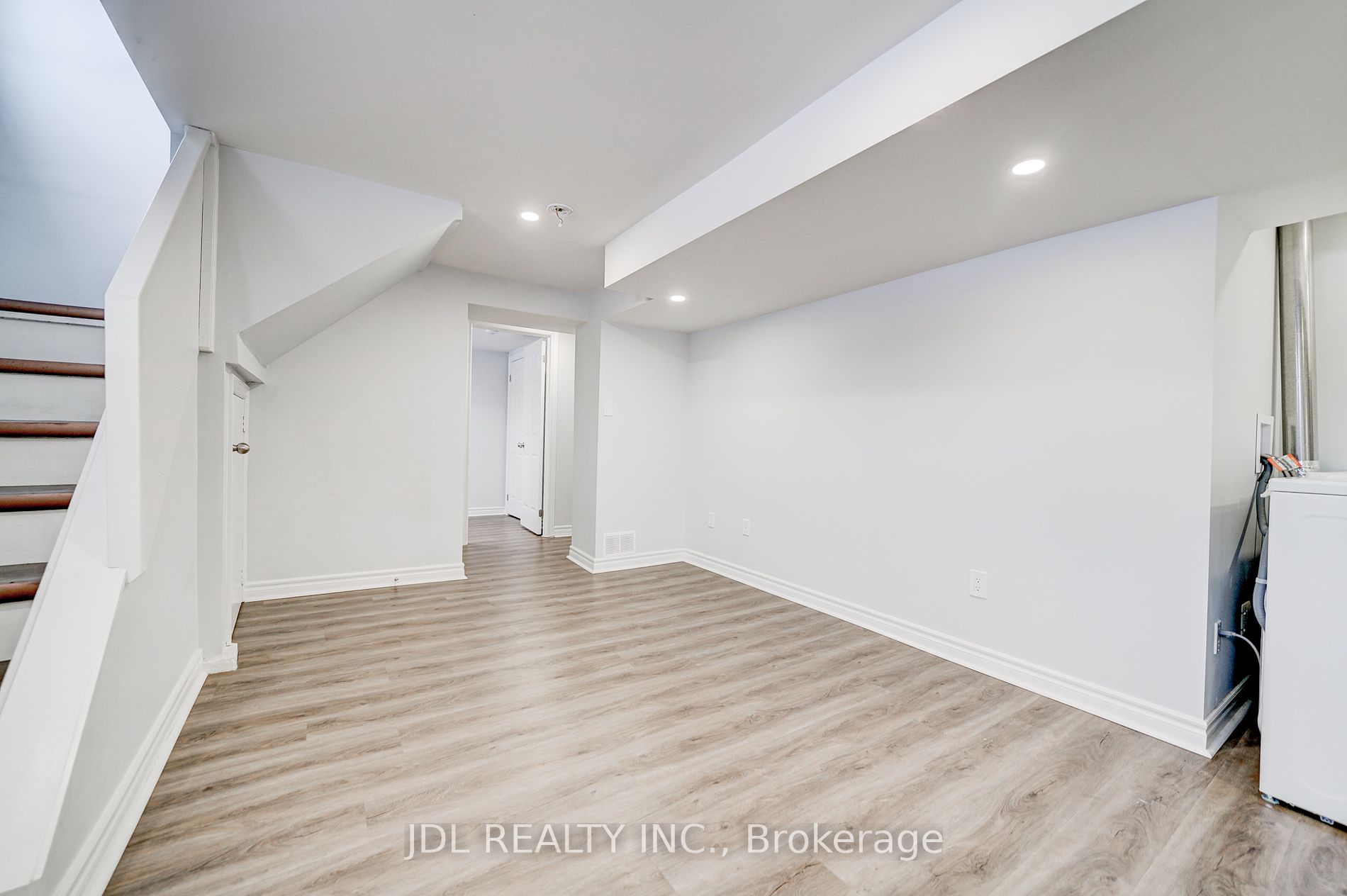 408 Sandmere Pl Property Photo 3