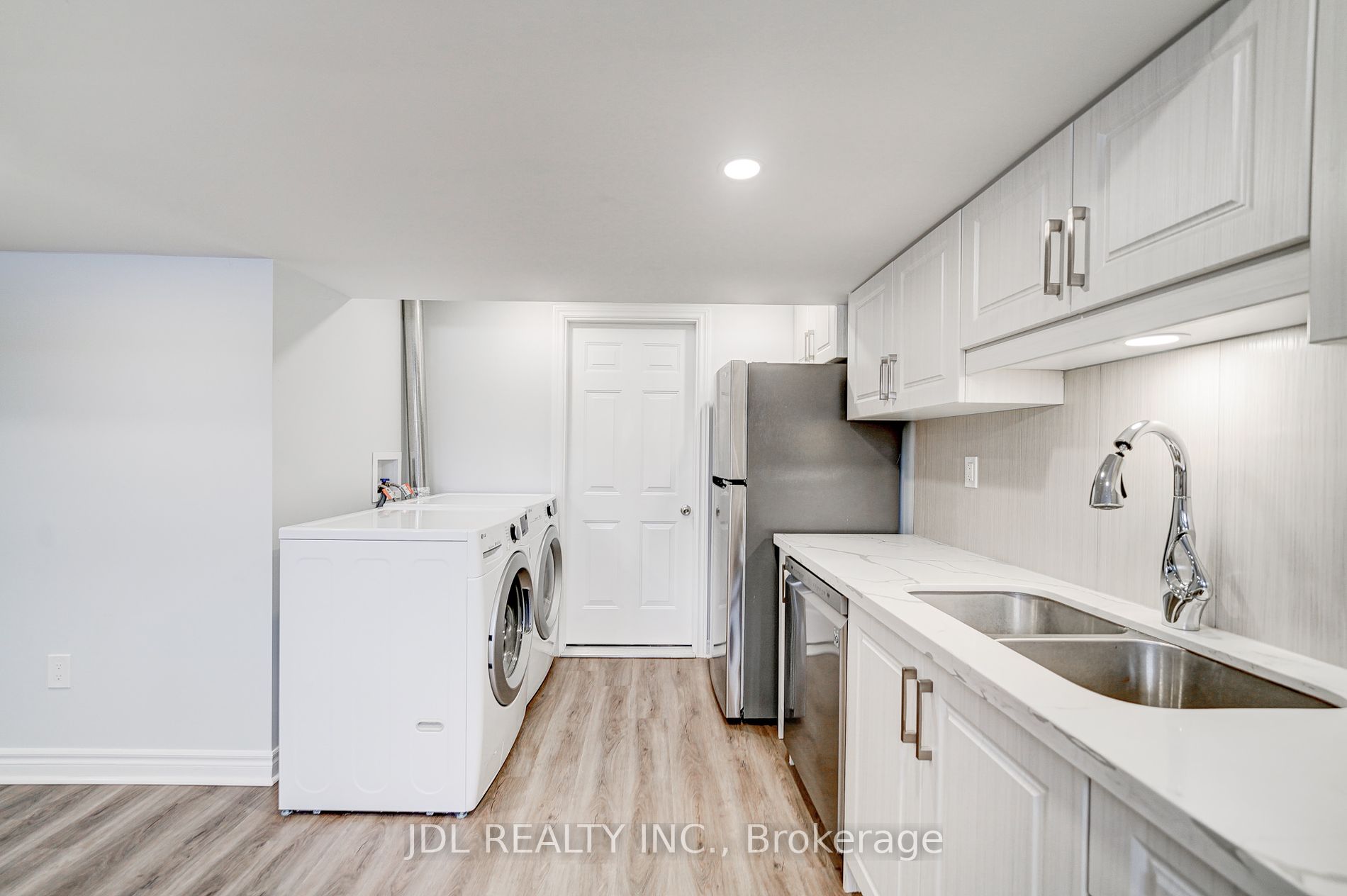 408 Sandmere Pl Property Photo 8