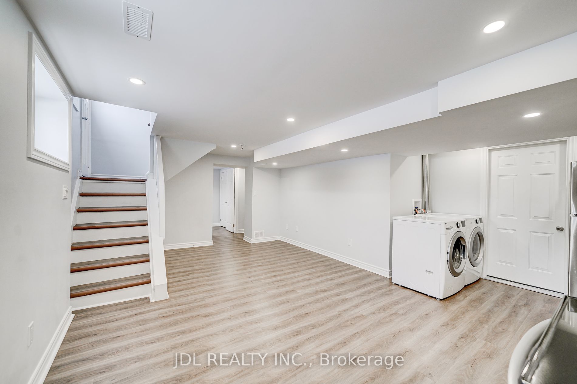 408 Sandmere Pl Property Photo 10