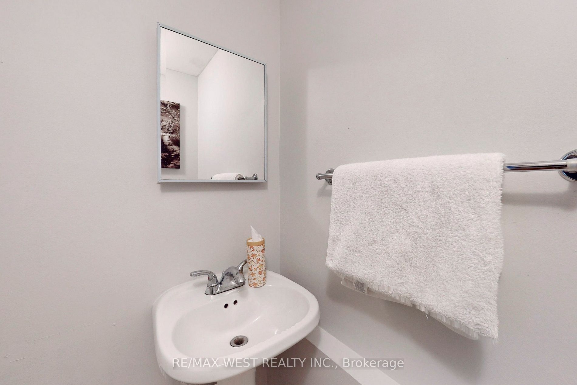 10 Martha Eaton Way 11 Property Photo 23