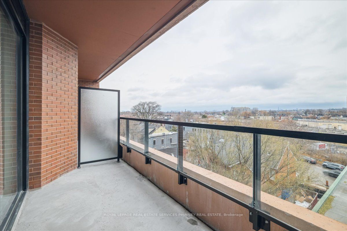 2720 Dundas St W 515 Property Photo 5