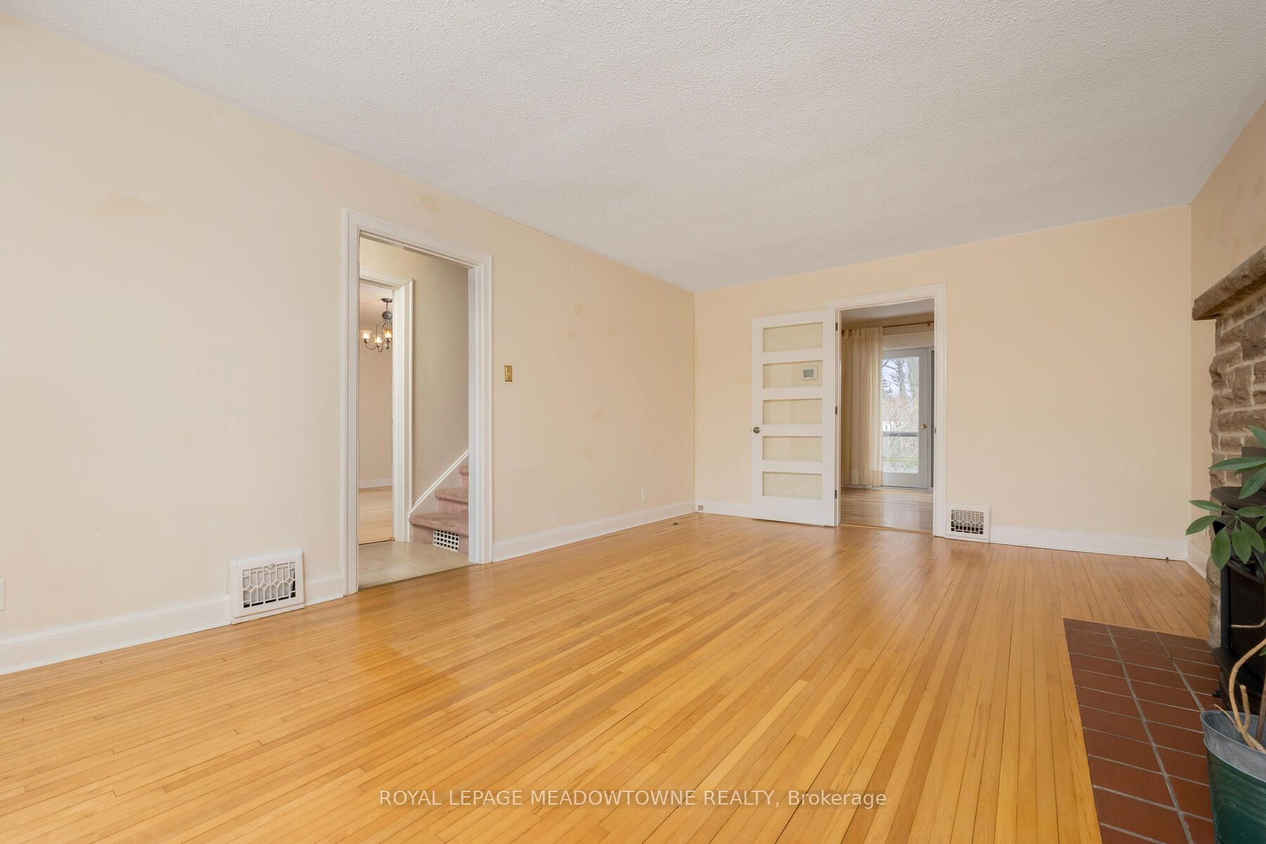 16 Charles St Property Photo 8