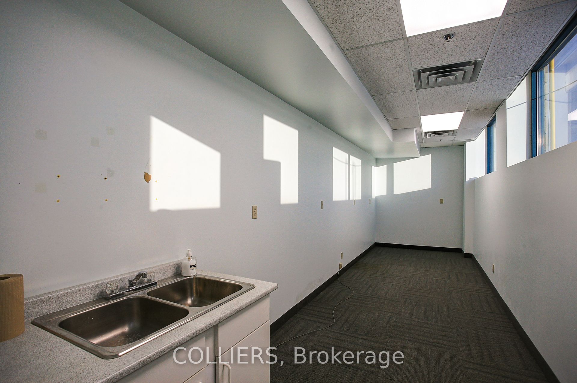 2150 Winston Park Drive 204 Property Photo 5