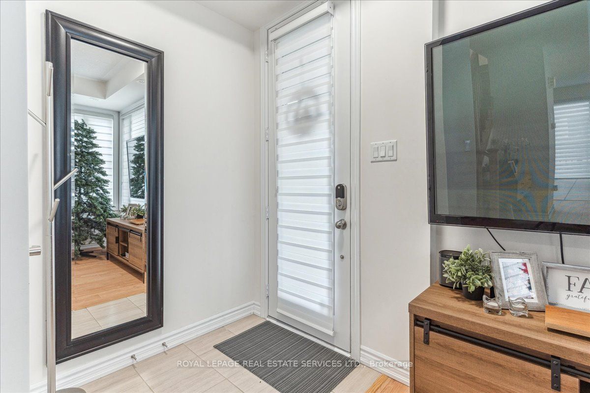 389 The Westway Property Photo 4