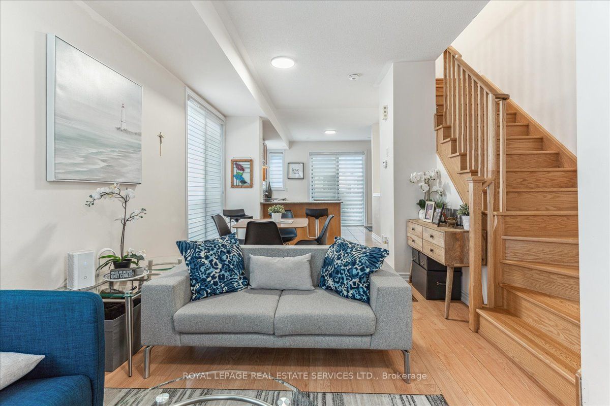 389 The Westway Property Photo 5