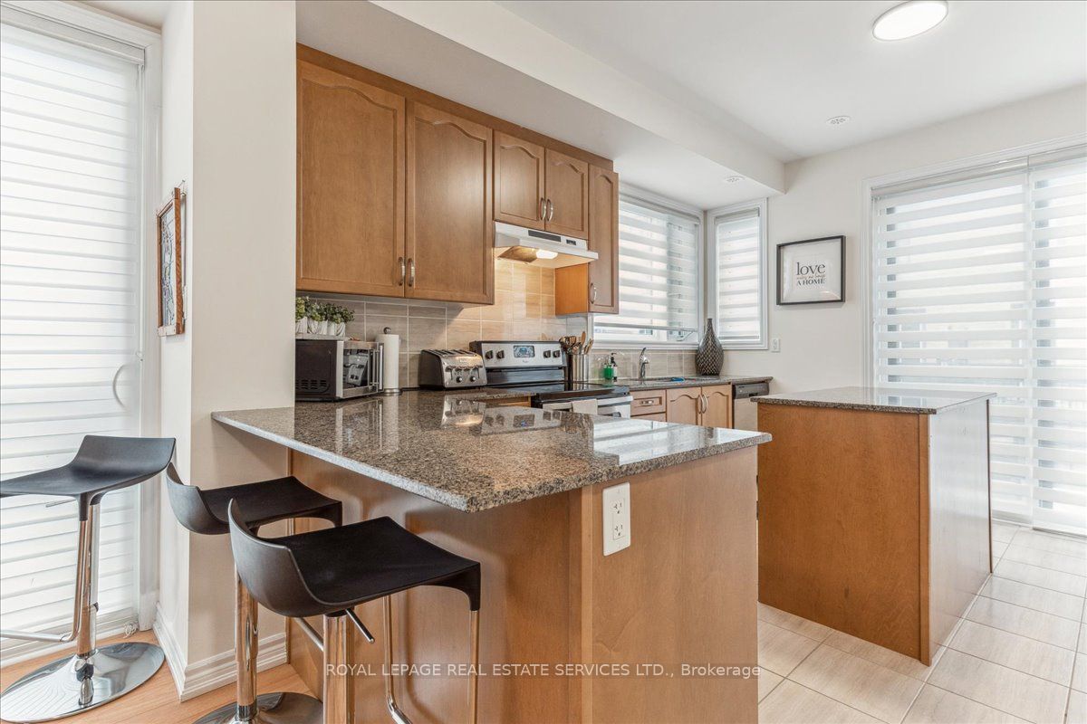 389 The Westway Property Photo 9