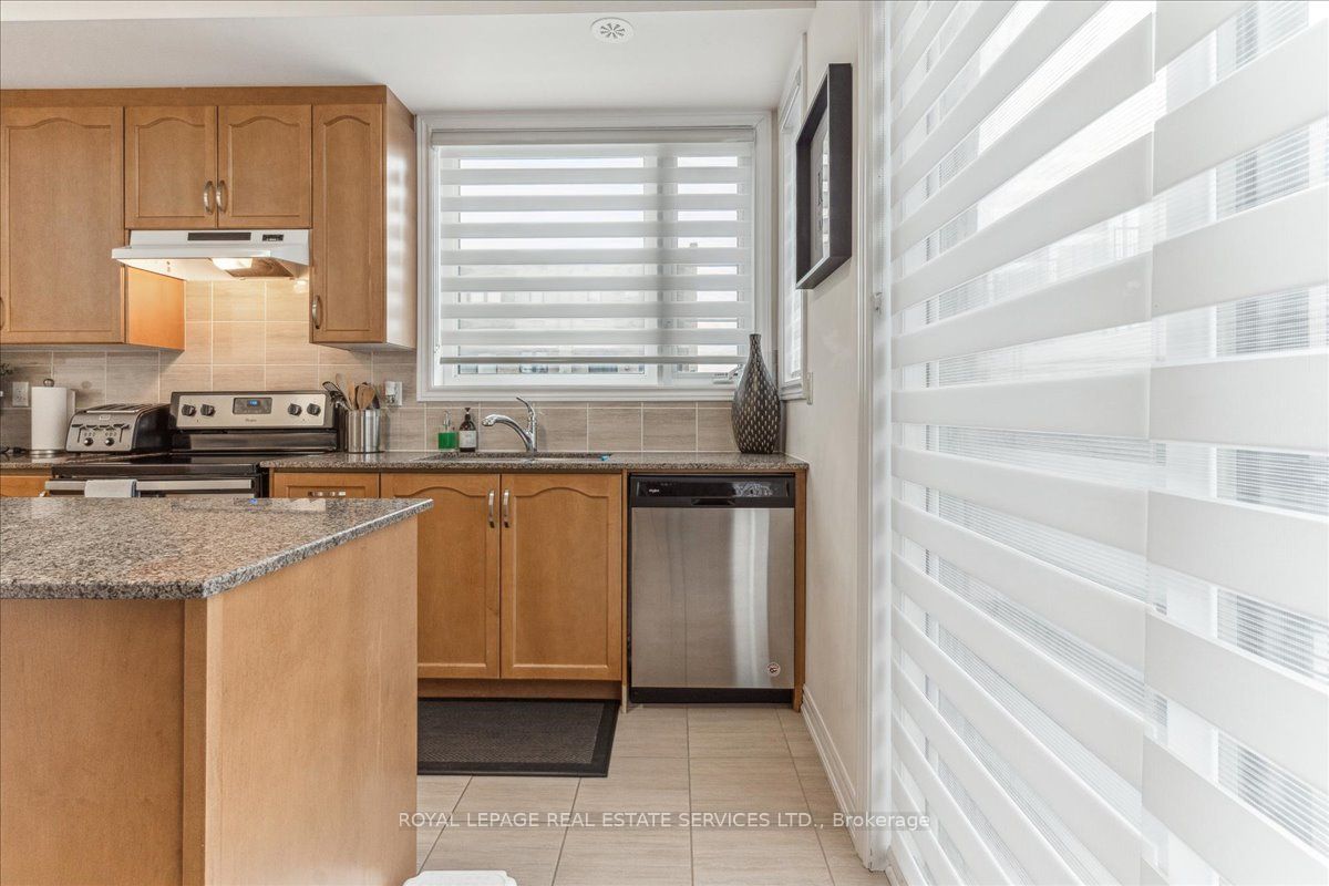389 The Westway Property Photo 11