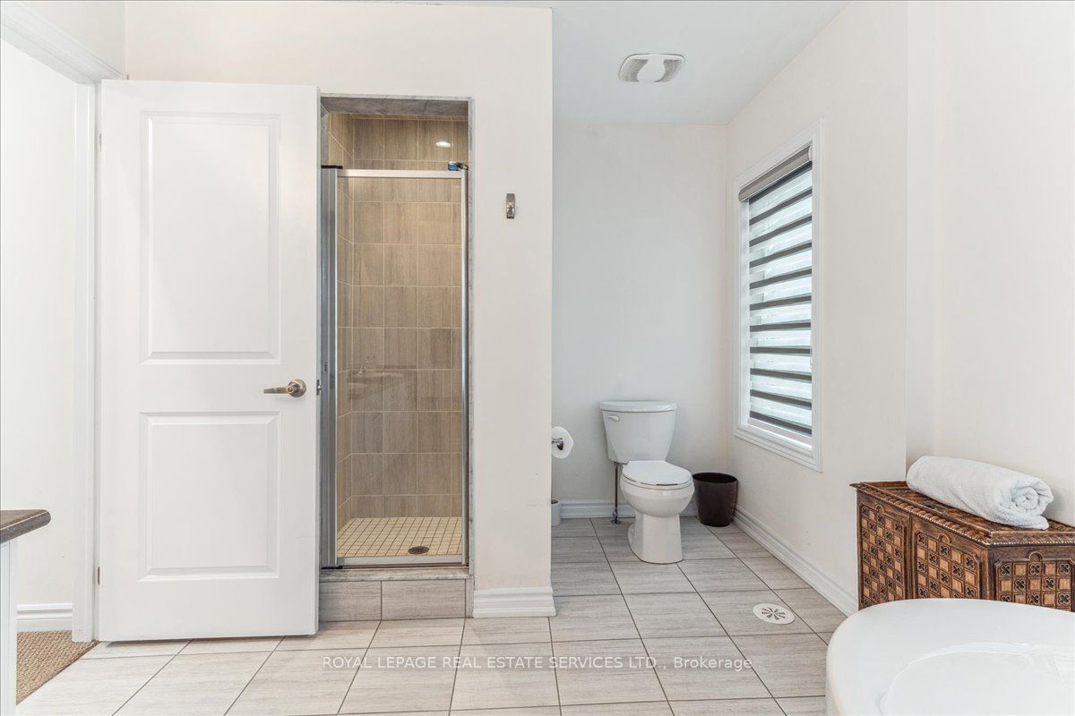 389 The Westway Property Photo 25