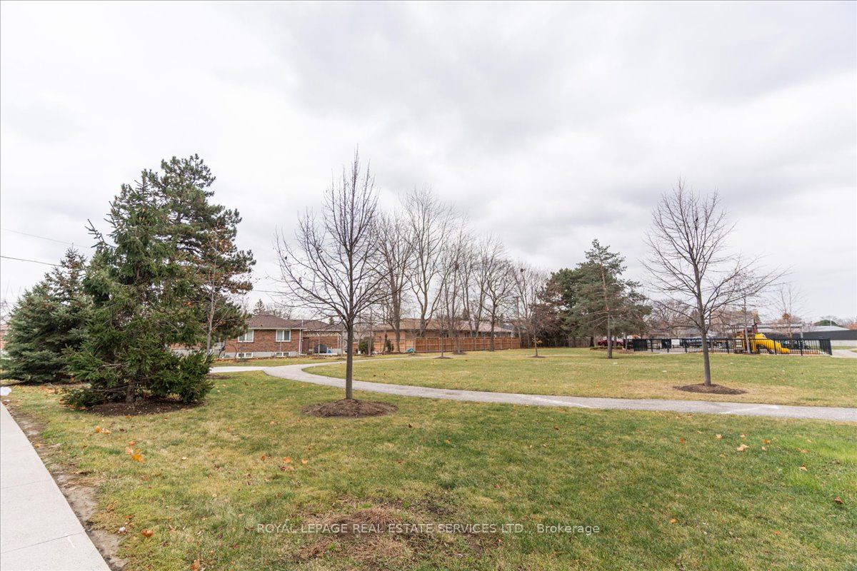 389 The Westway Property Photo 29