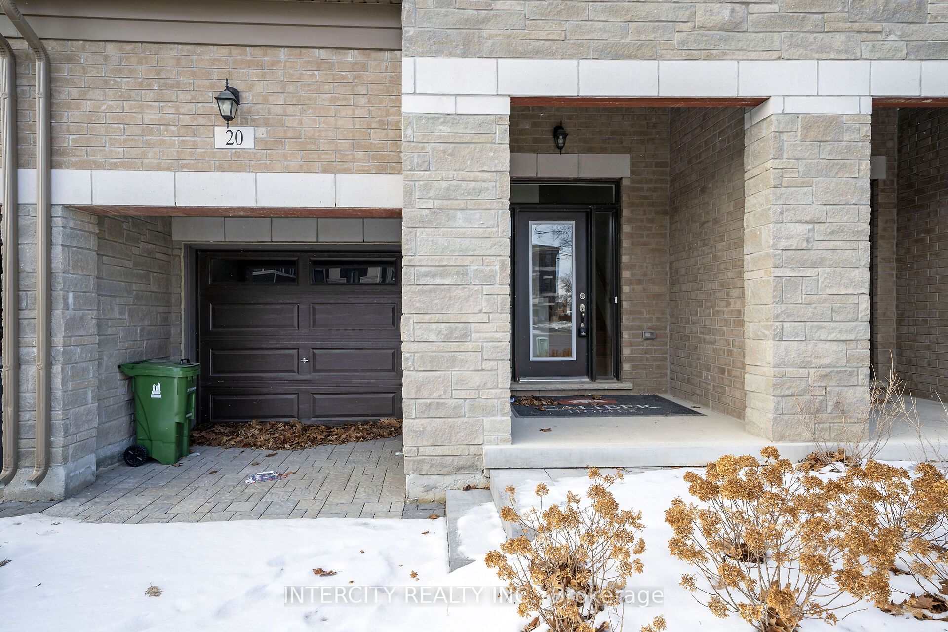 20 Tarmola Park Court Property Photo 2