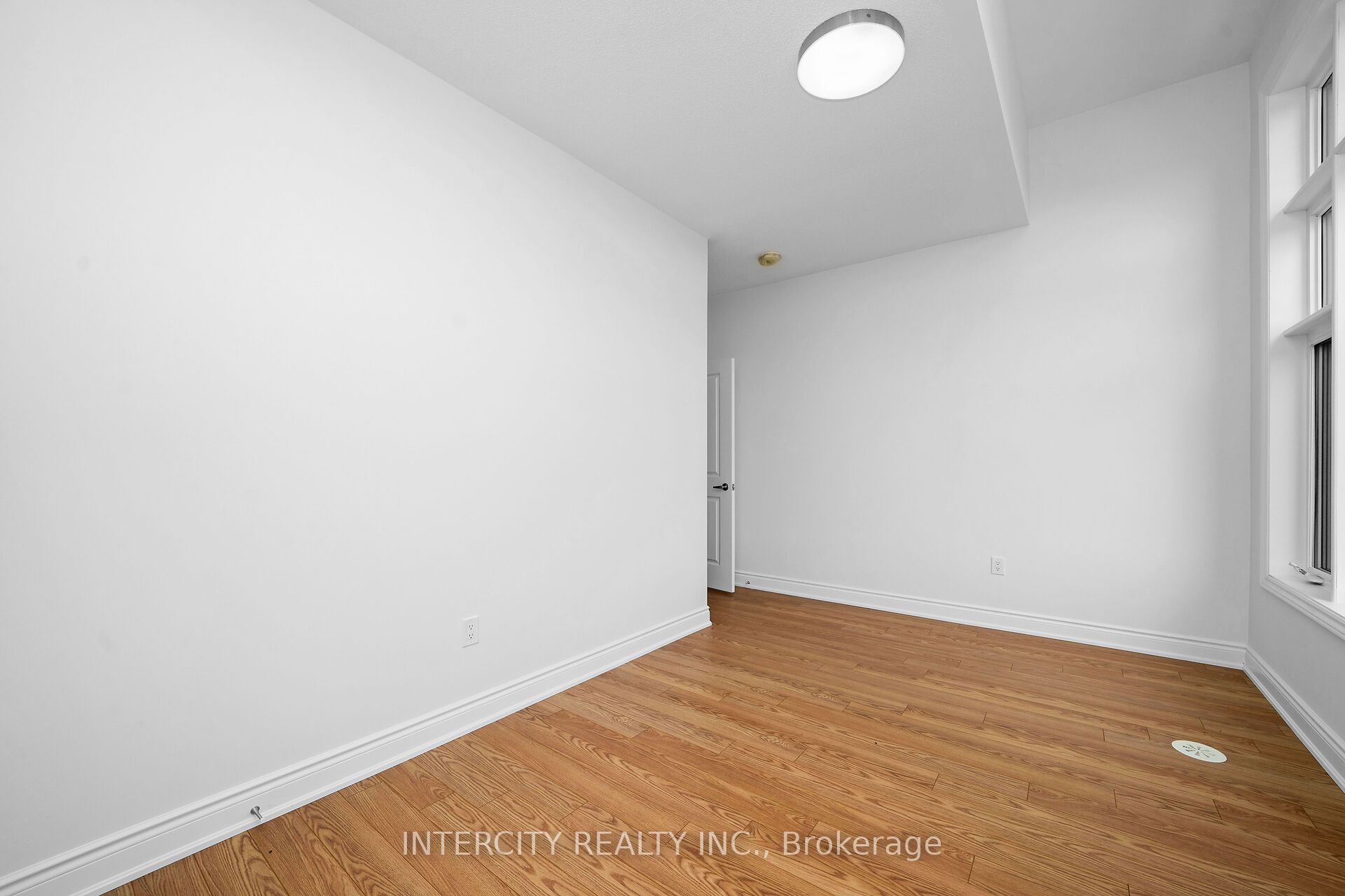 20 Tarmola Park Court Property Photo 27