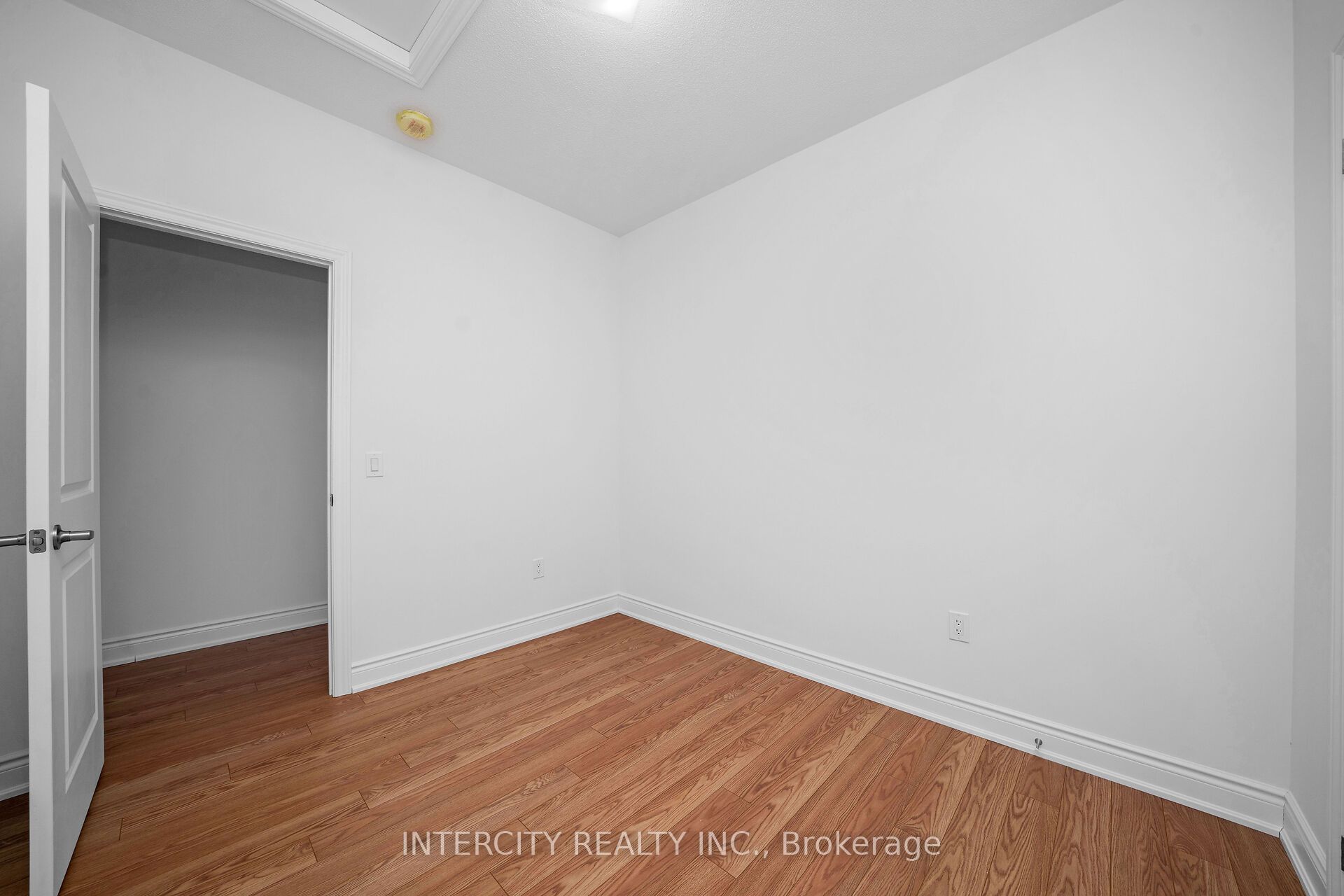20 Tarmola Park Court Property Photo 29