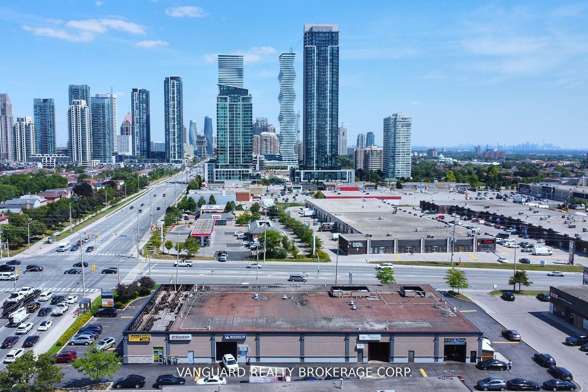 700 Burnhamthorpe Rd W Property Photo