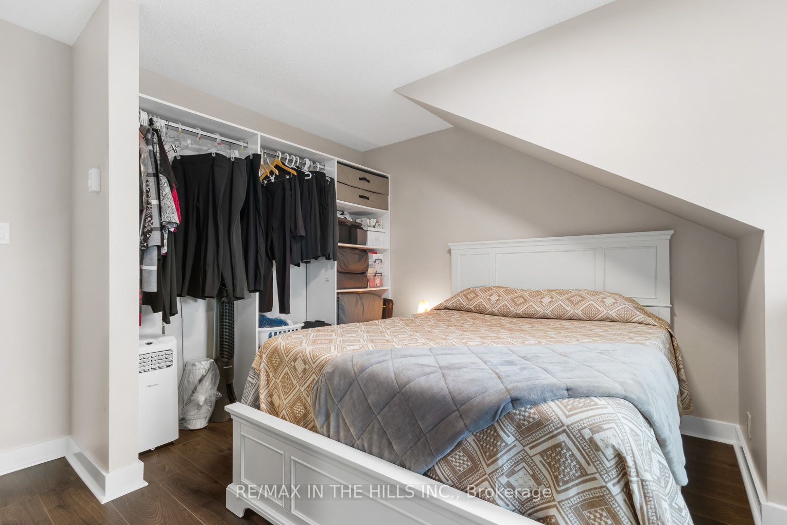 90 Lawrence Ave 19 Property Photo 15