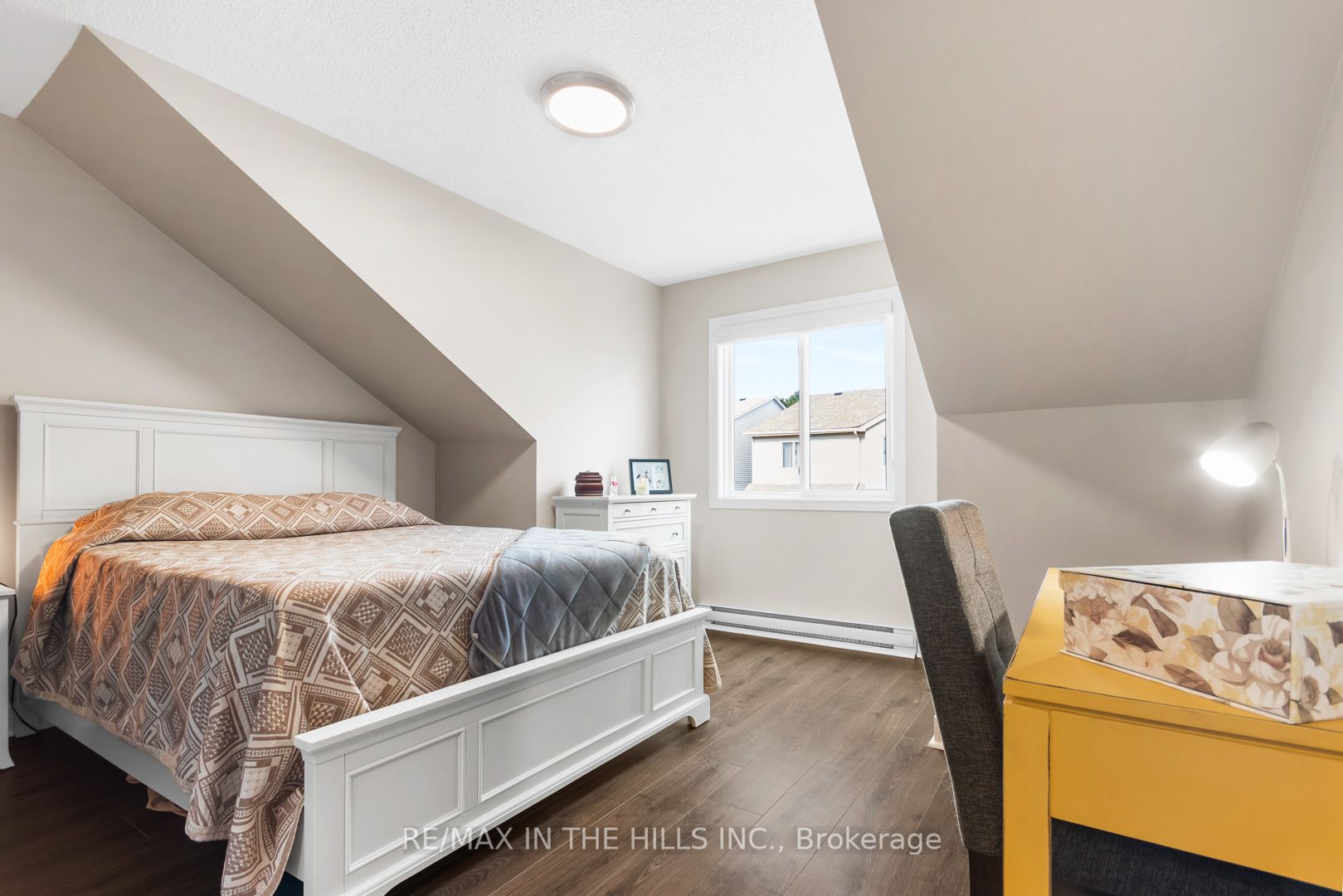 90 Lawrence Ave 19 Property Photo 16