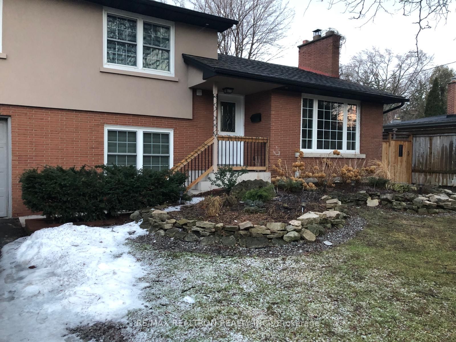 654 Ellengale Rd Property Photo 1