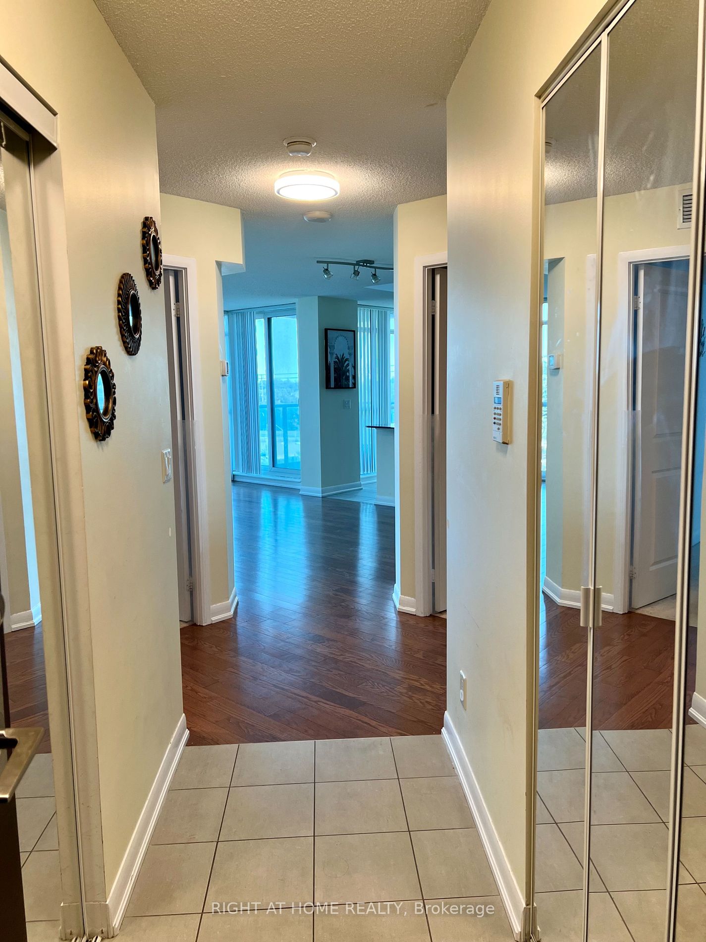 215 Sherway Gardens Rd 502 Property Photo 3