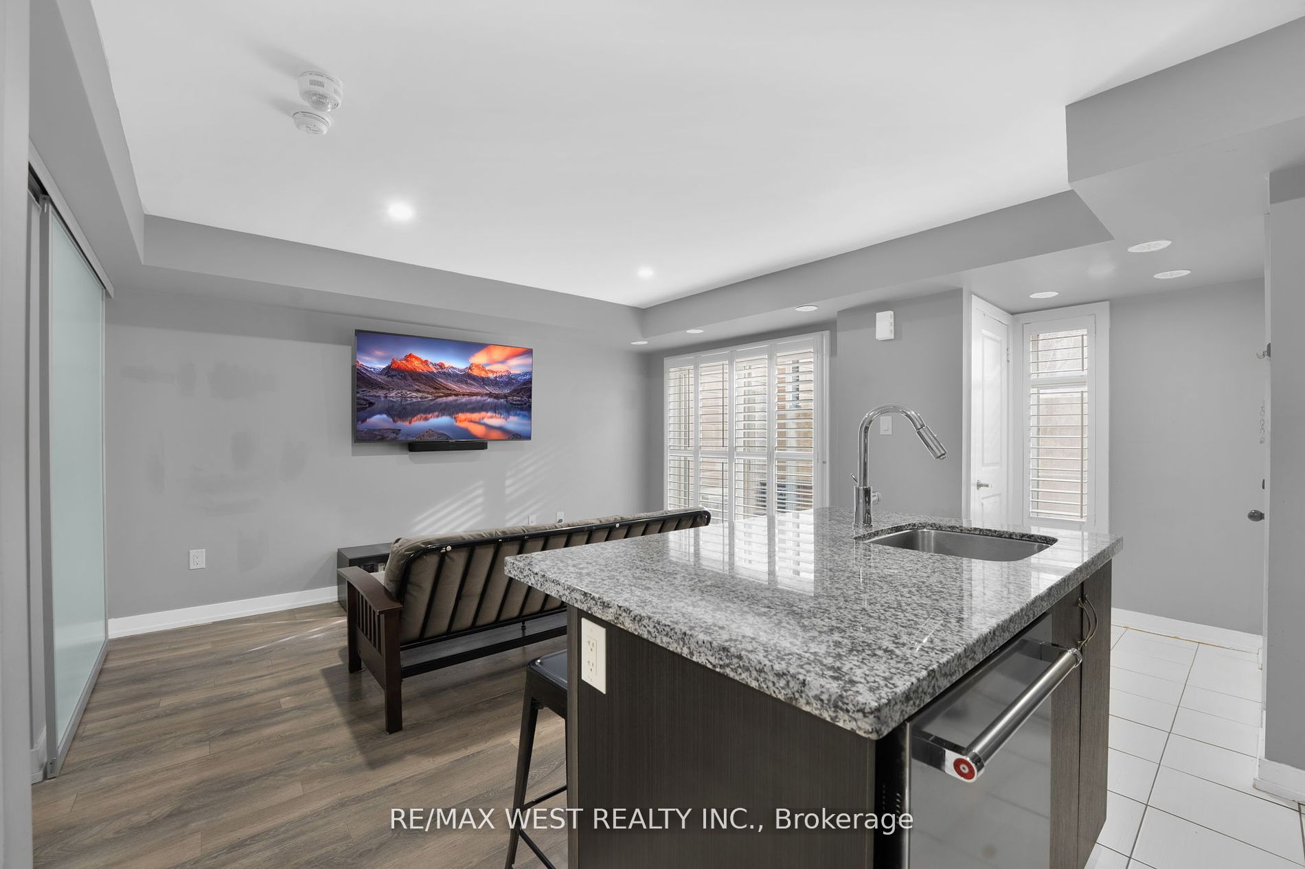 2315 Sheppard Ave W 13 Property Photo 2
