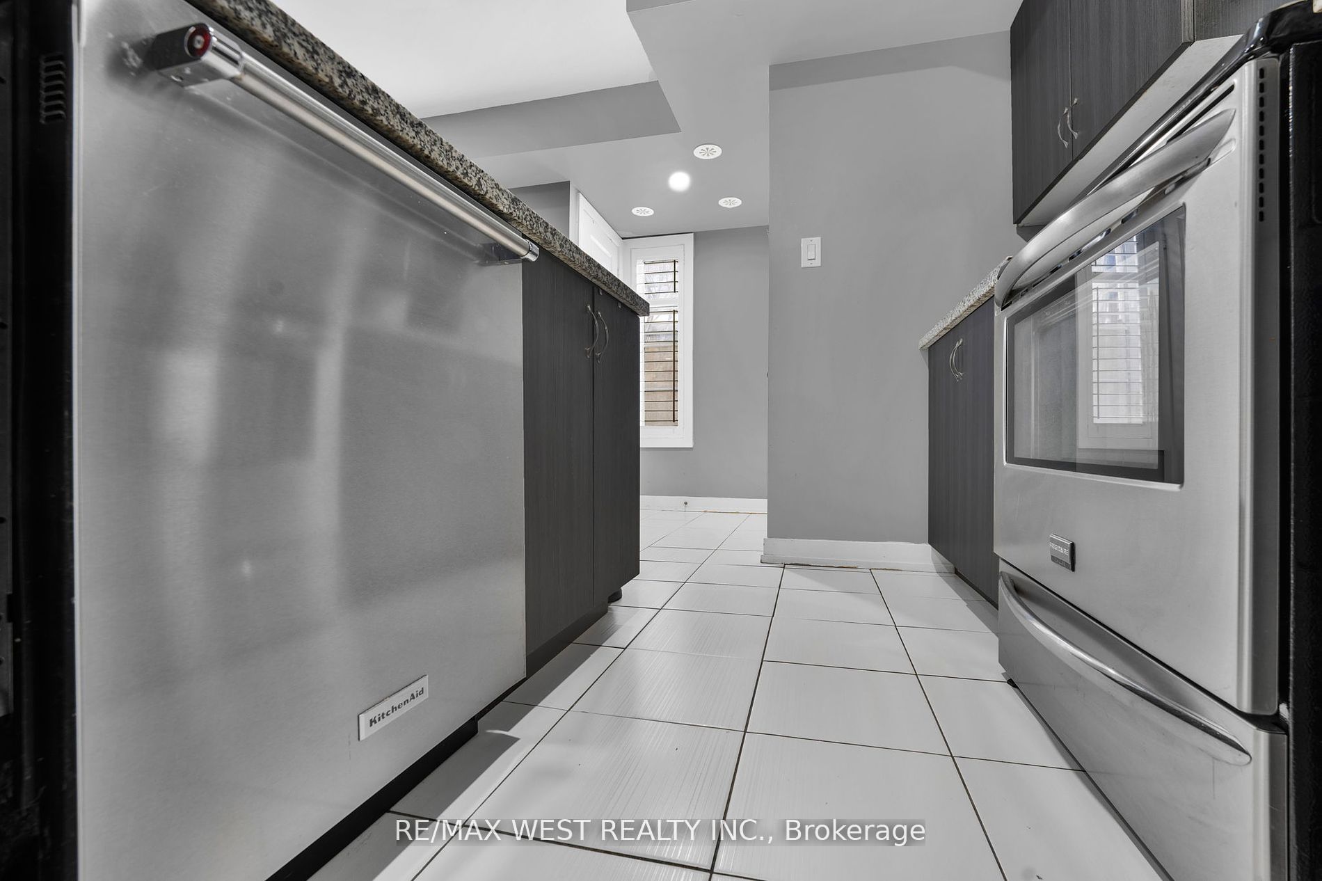 2315 Sheppard Ave W 13 Property Photo 4