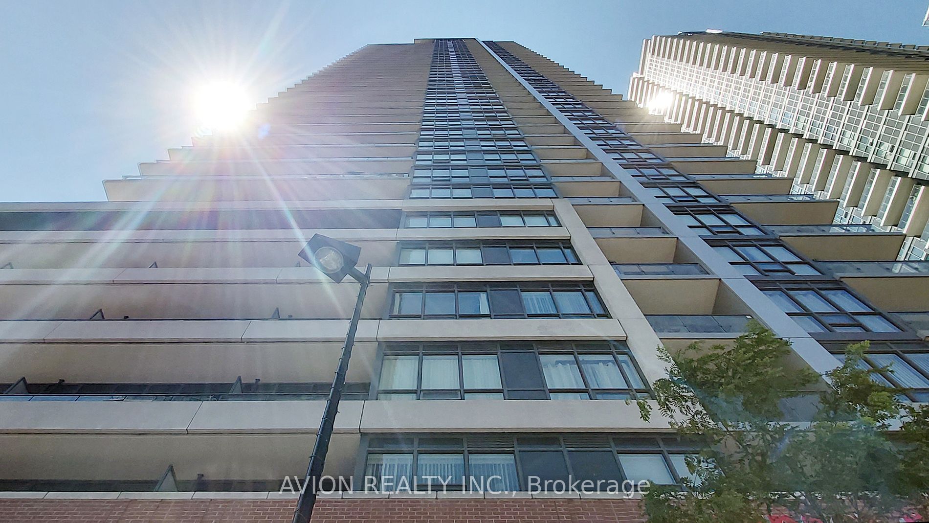 2212 Lake Shore Blvd W 3 Property Photo 1