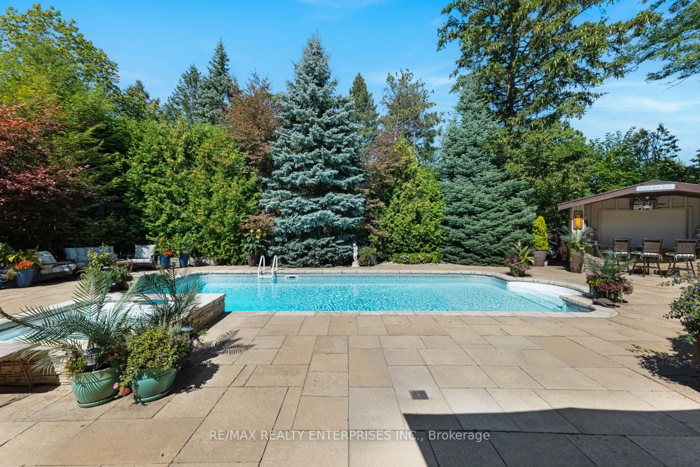 1230 Tecumseh Park Dr Property Photo 30