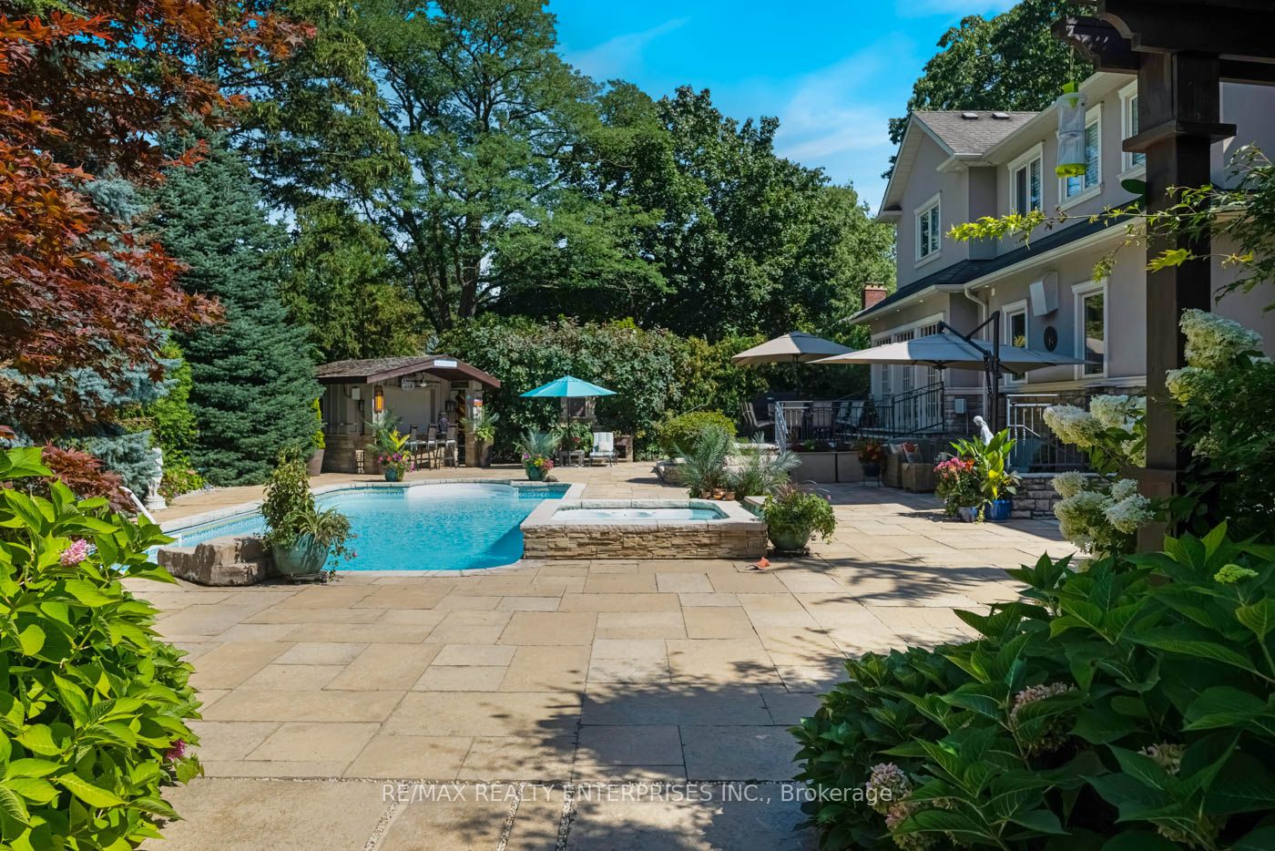 1230 Tecumseh Park Dr Property Photo 34