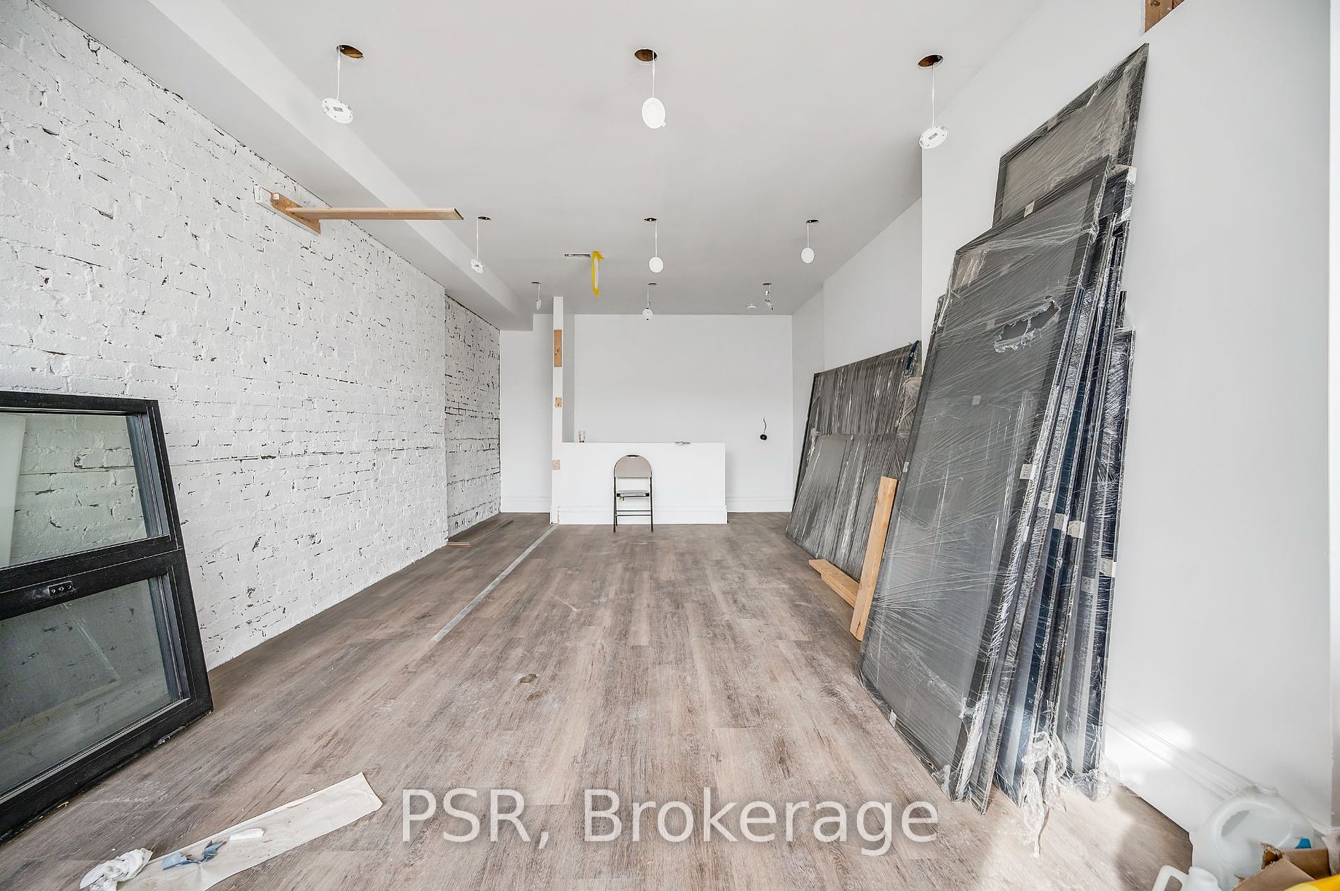 1742 St. Clair Ave W Property Photo 5