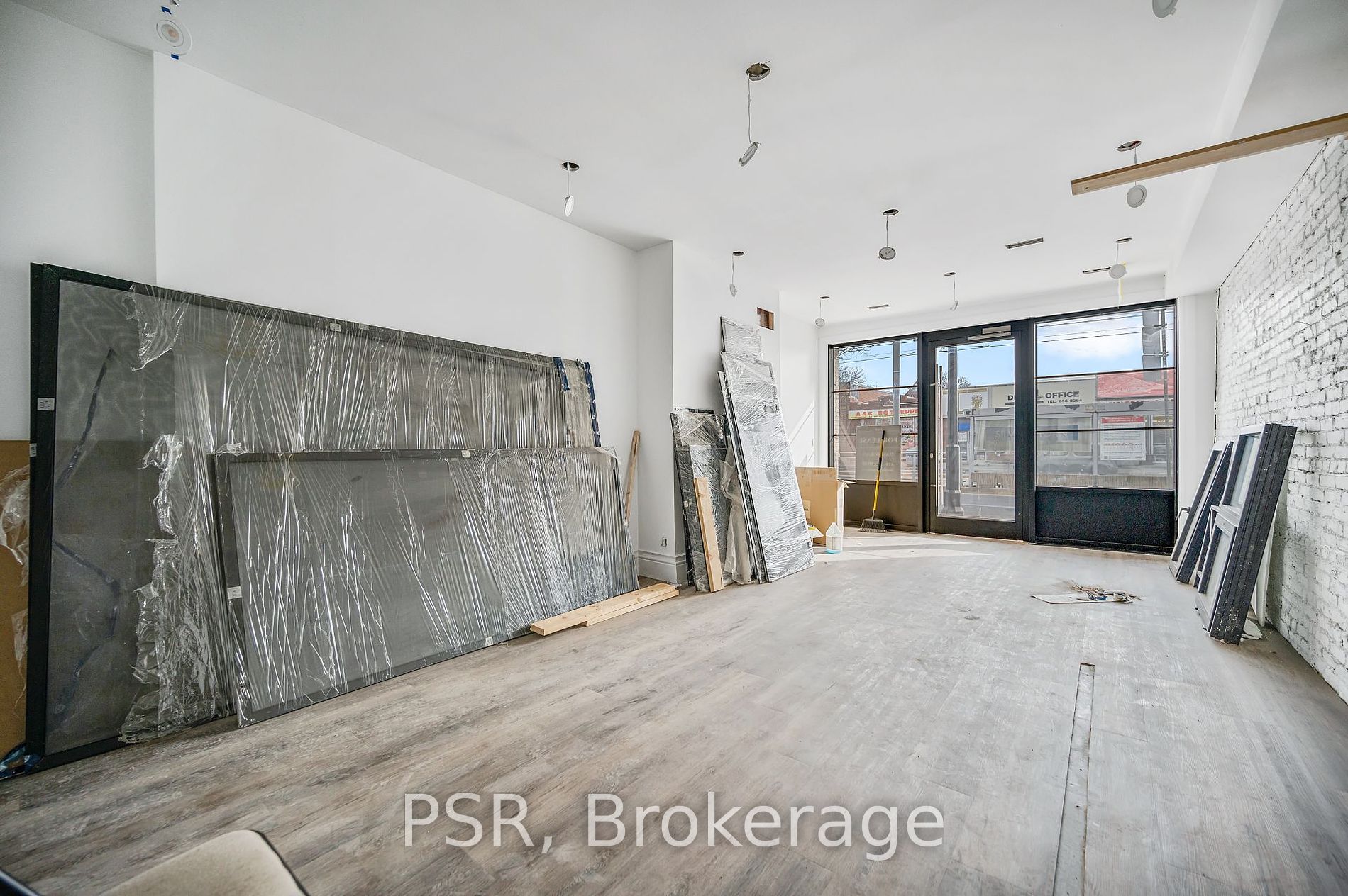 1742 St. Clair Ave W Property Photo 7