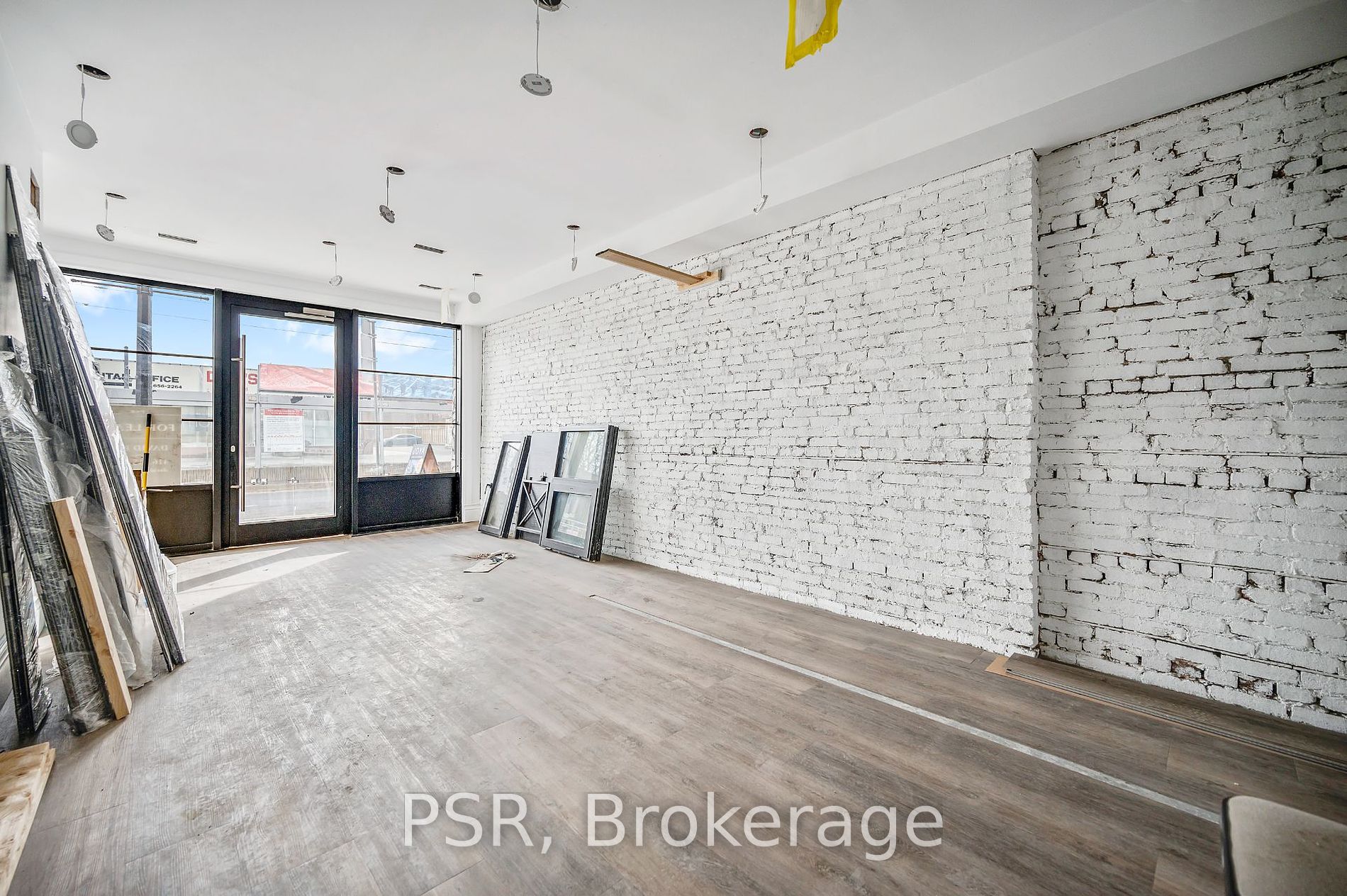 1742 St. Clair Ave W Property Photo 8